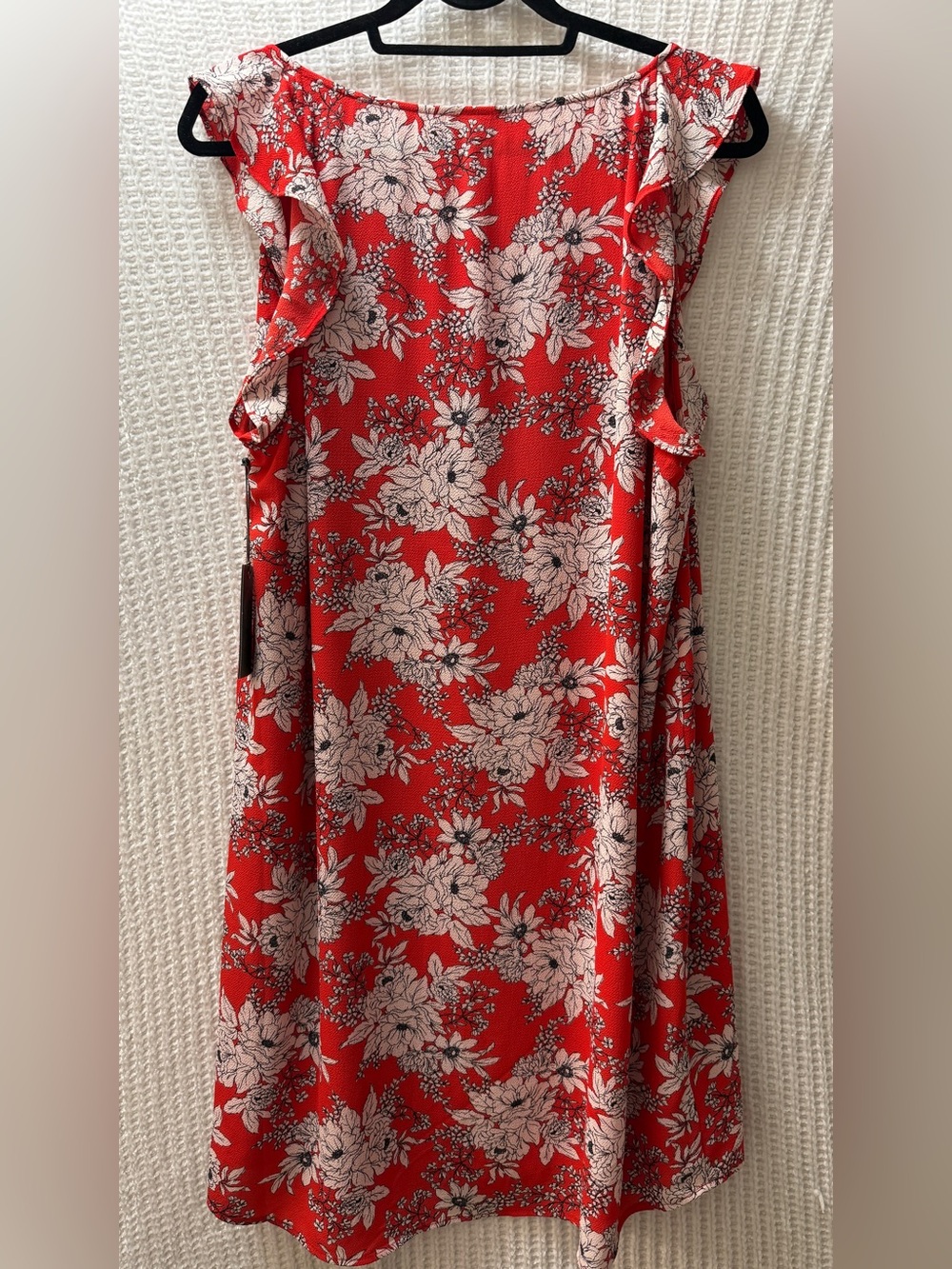 NWT Vince Camuto Women Dress Sz 16 Red Floral Boho Ruffle V-Neck Textured Crepe - Picture 2 of 11